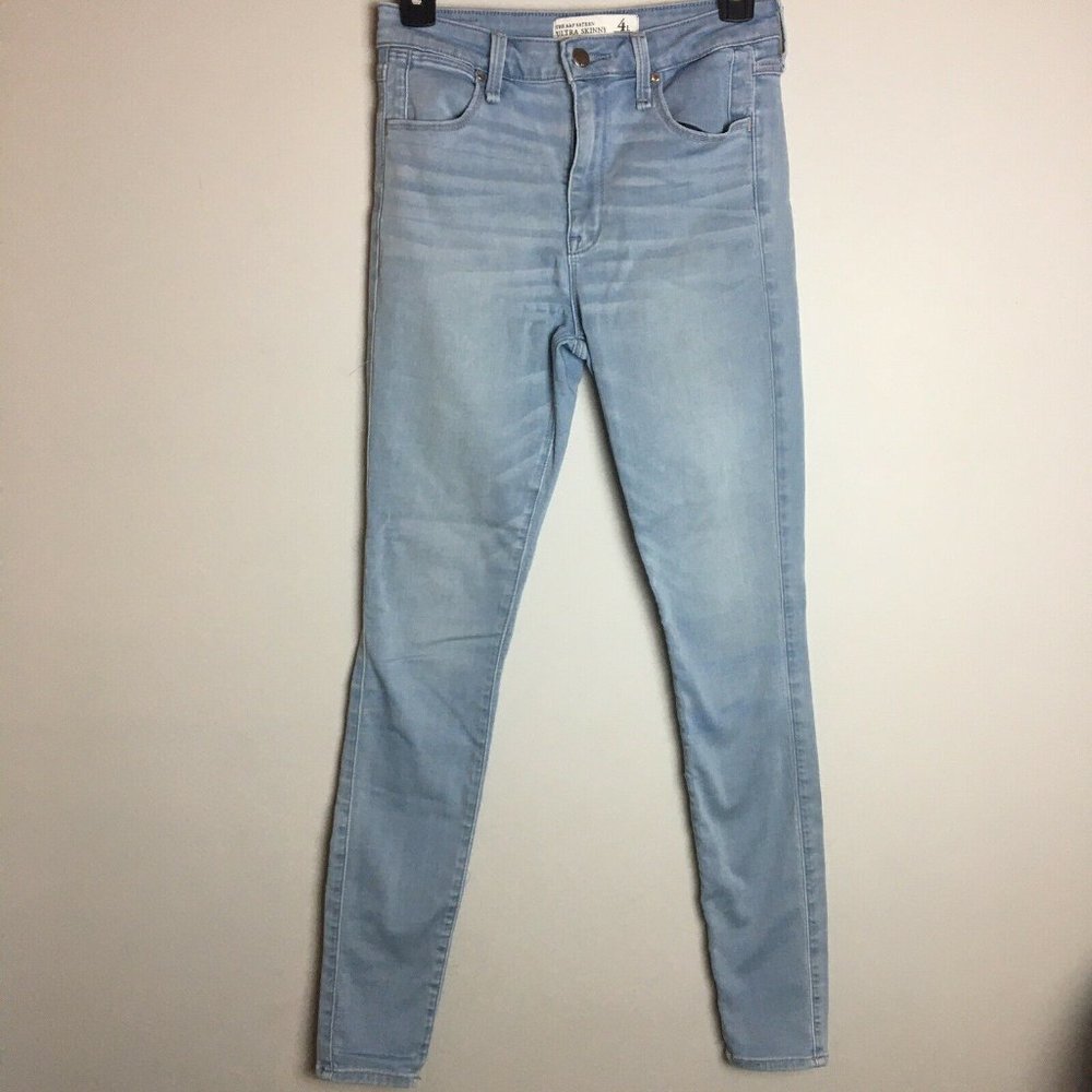 A&F Ultra Skinny High Rise Light Wash Jeans Sz 4L